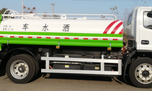 東風(fēng)多利卡純電動(dòng)6噸灑水車(chē)